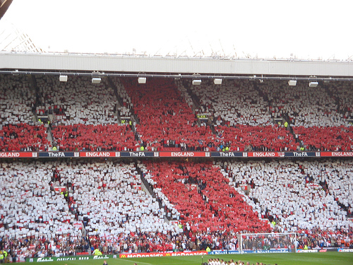 "England flag made of supporters" von careybaird by flickr.com